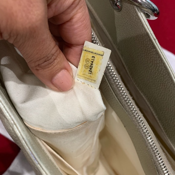 Chanel Tote bag pearl color with silver - Picture 4 of 8